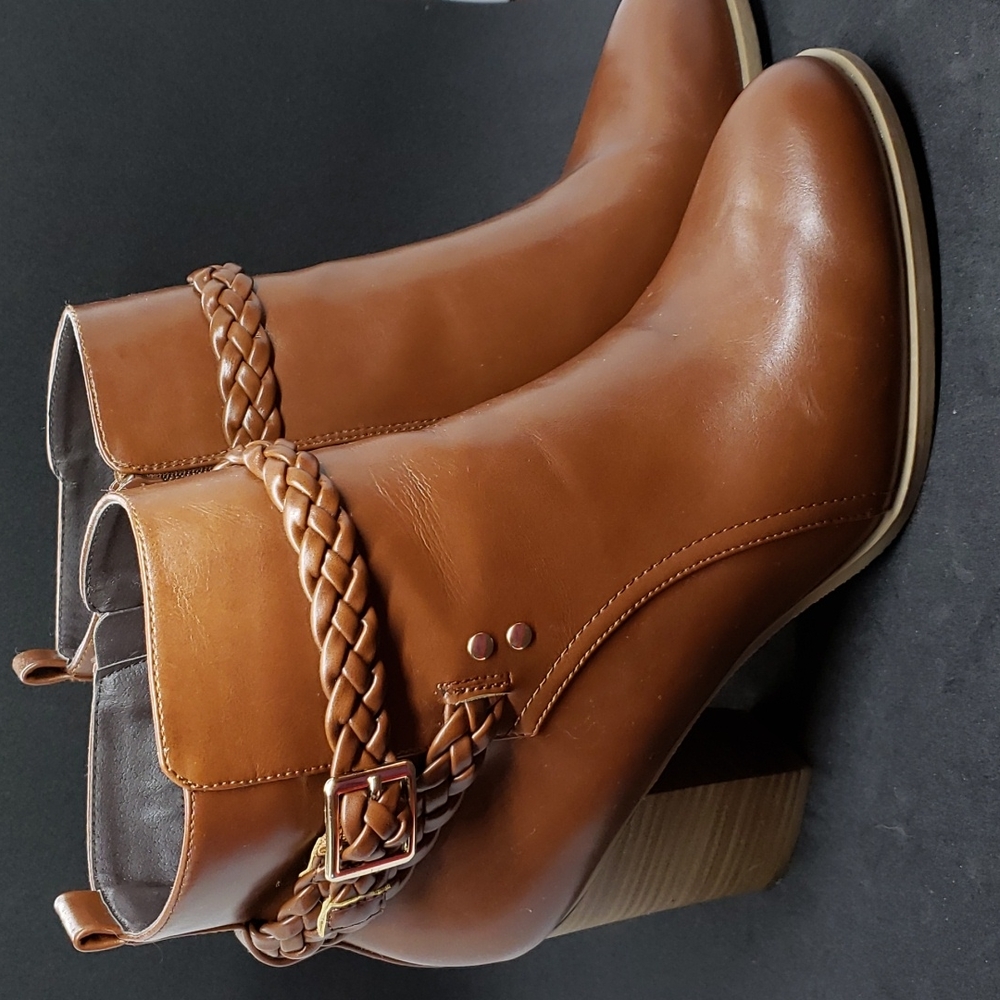 Stylish 11M Brown Boots with Braided leather & buckle accents